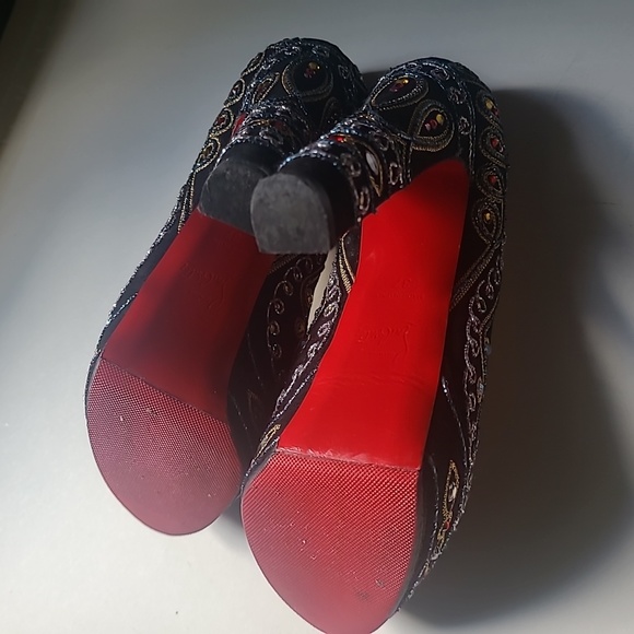 Christian Louboutin - Picture 4 of 8